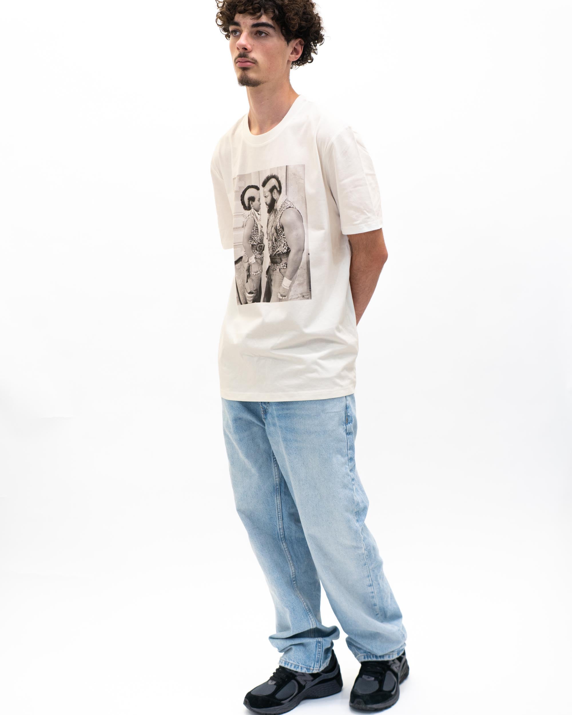 T-shirt Arnold & Barracuda de couleur Blanc cassé