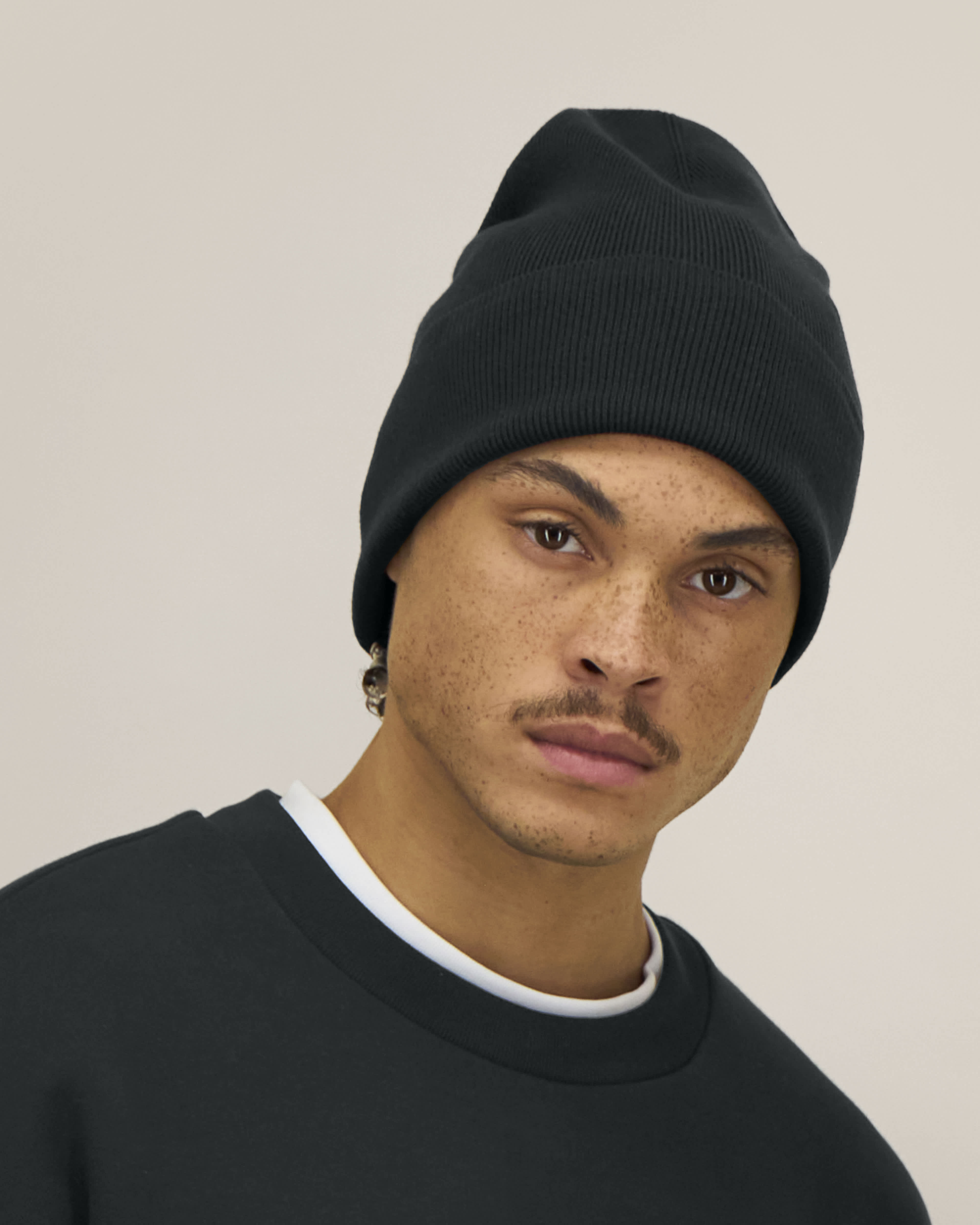 Bonnet Rib Beanie 2.0 de couleur Black - C002 de la marque Stanley/Stella