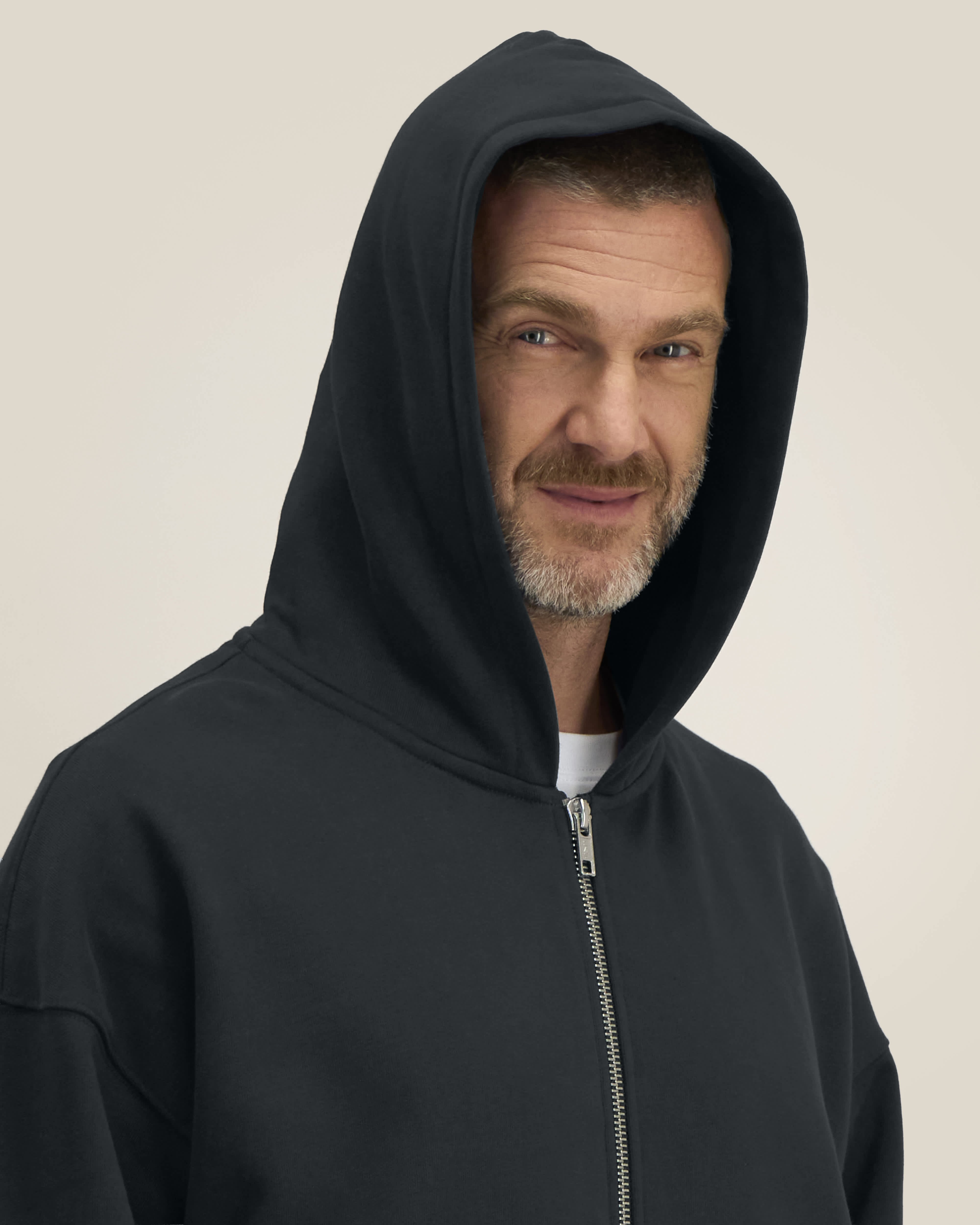 Hoodie Fronter de couleur Black - C002 de la marque Stanley/Stella