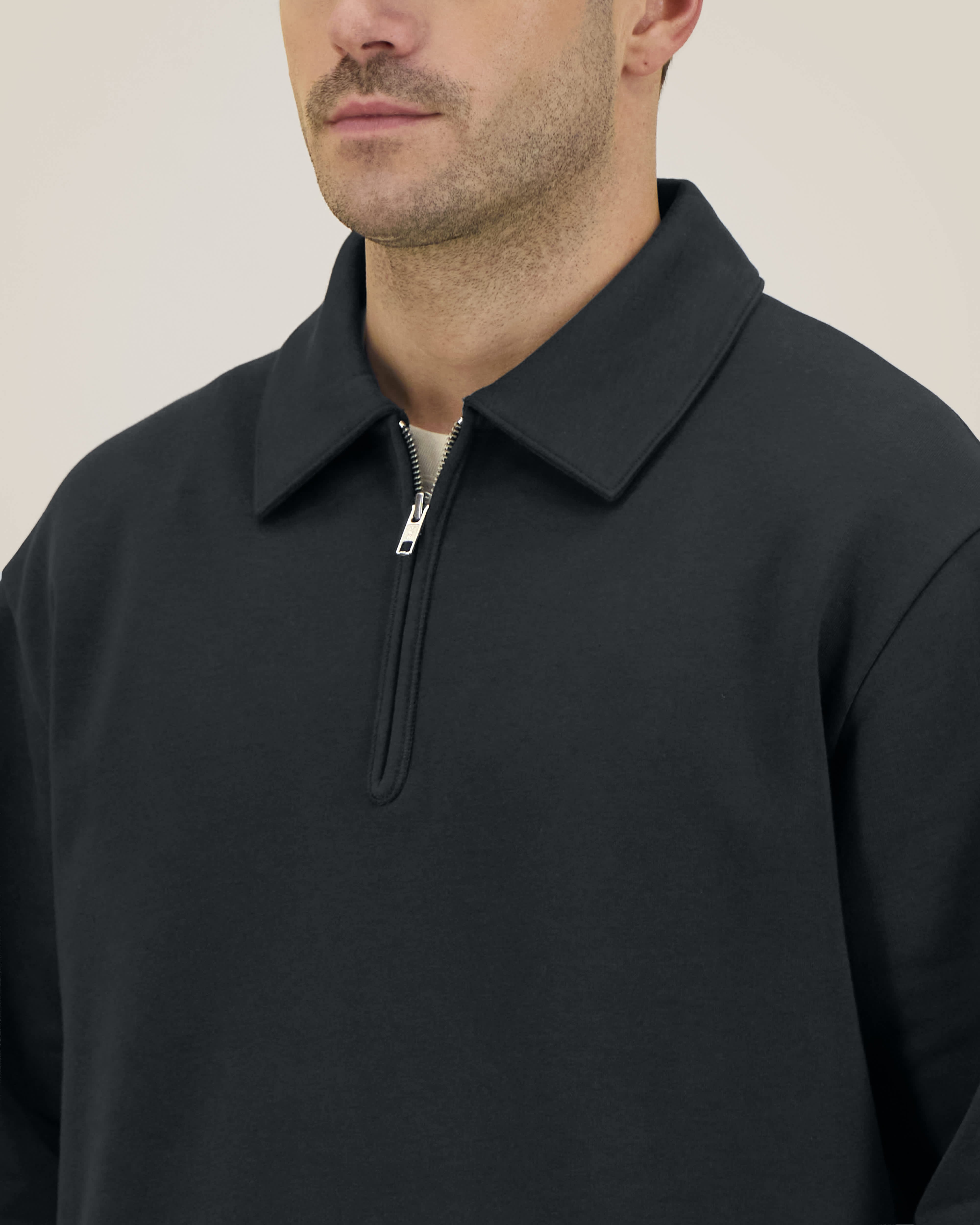 Sweatshirt Polo Proper de couleur Black - C002 de la marque Stanley/Stella