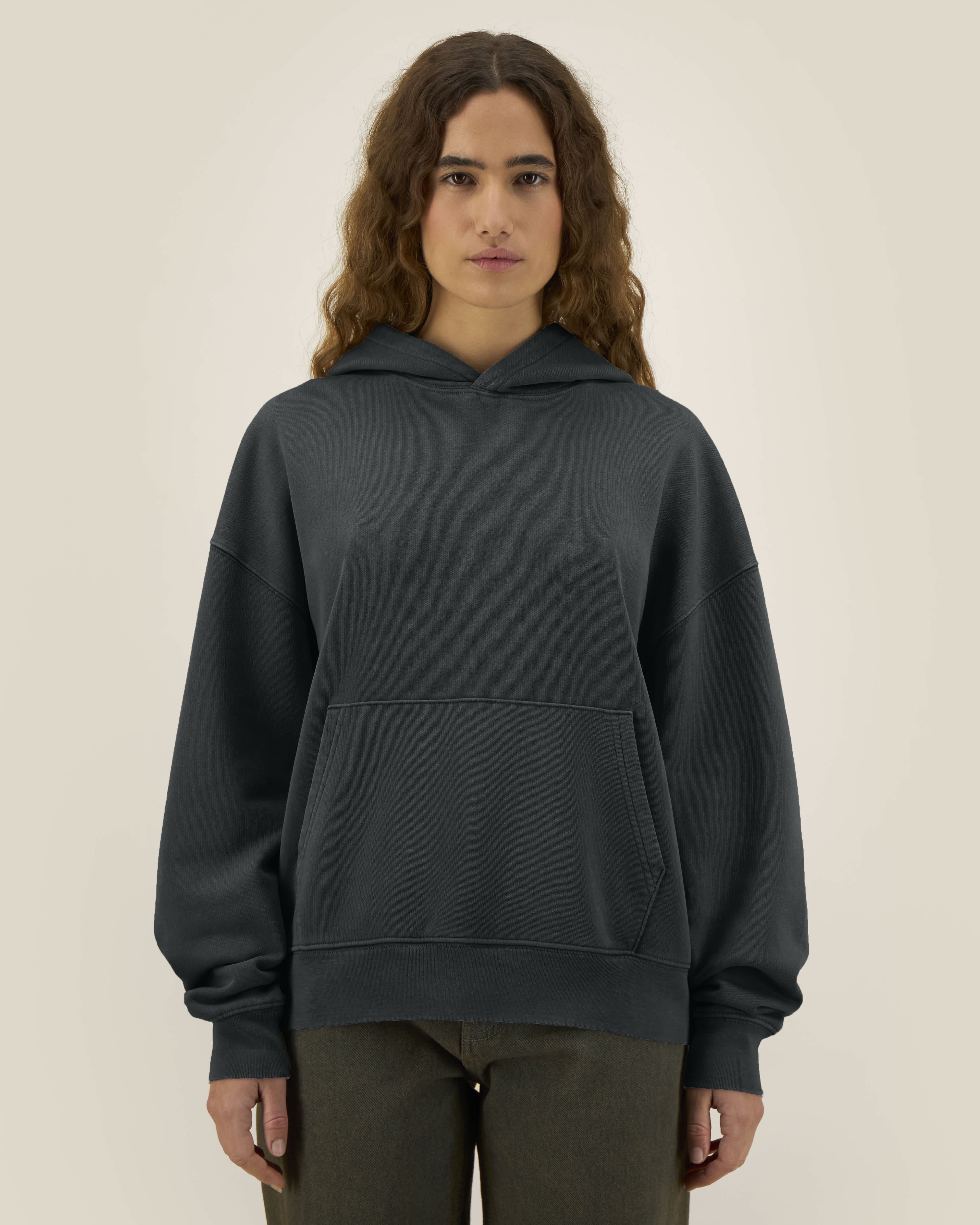Hoodie Chaser Vintage de couleur G. Dyed Black Rock - C140 de la marque Stanley/Stella
